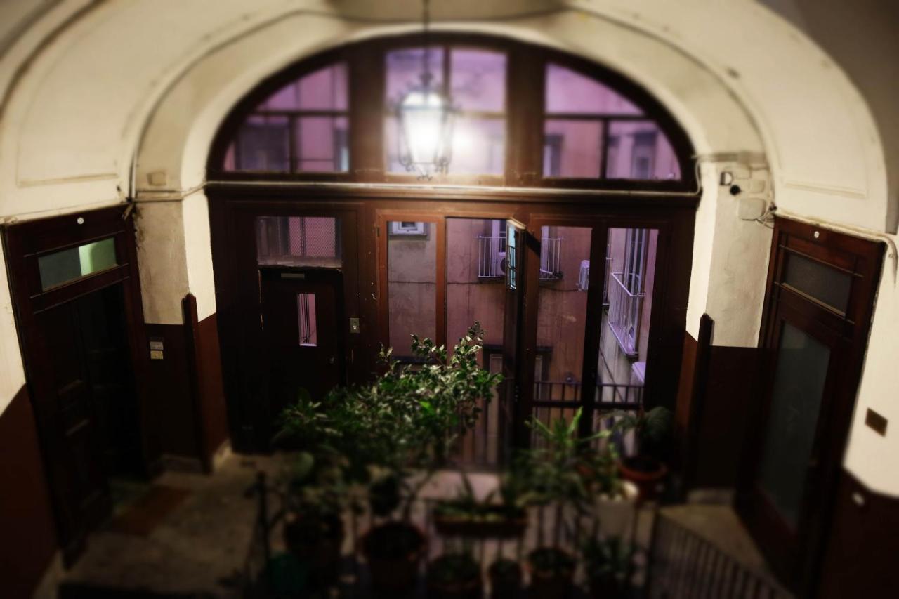 Storia Di Sofia Apartment Наполи Екстериор снимка