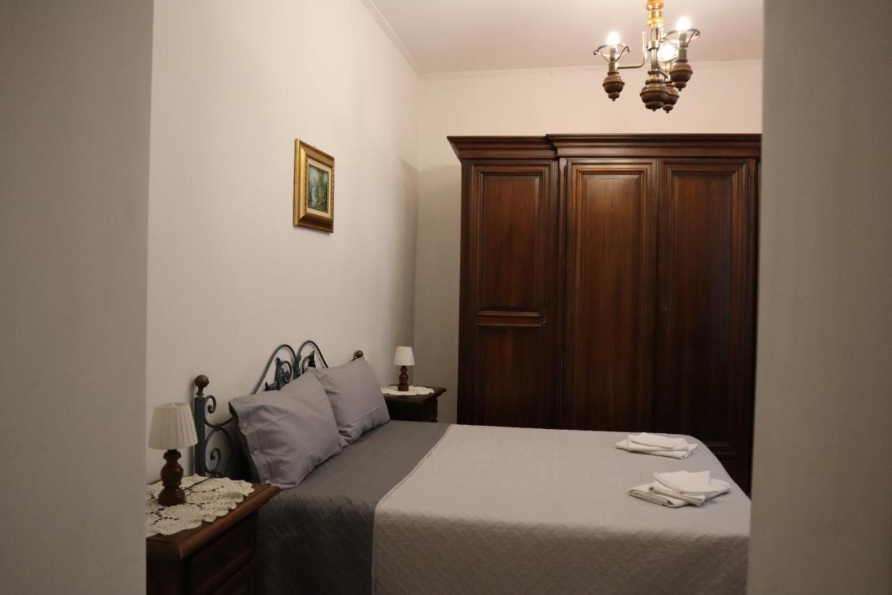 Storia Di Sofia Apartment Наполи Екстериор снимка