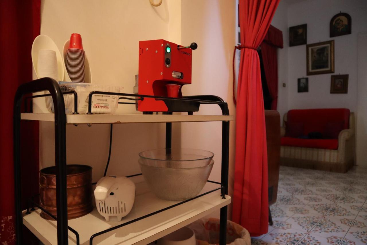 Storia Di Sofia Apartment Наполи Екстериор снимка