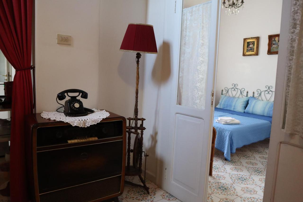 Storia Di Sofia Apartment Наполи Екстериор снимка
