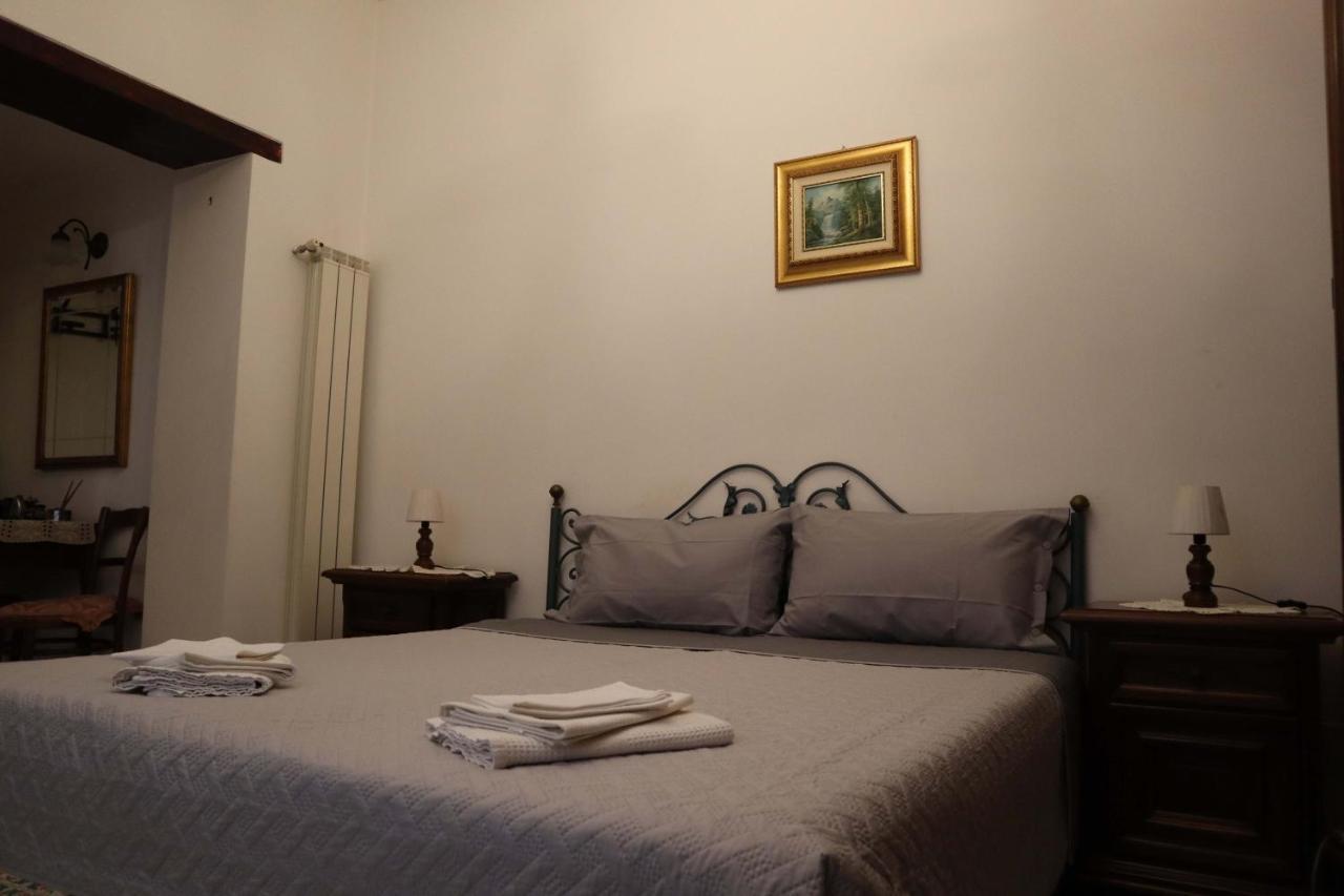 Storia Di Sofia Apartment Наполи Екстериор снимка